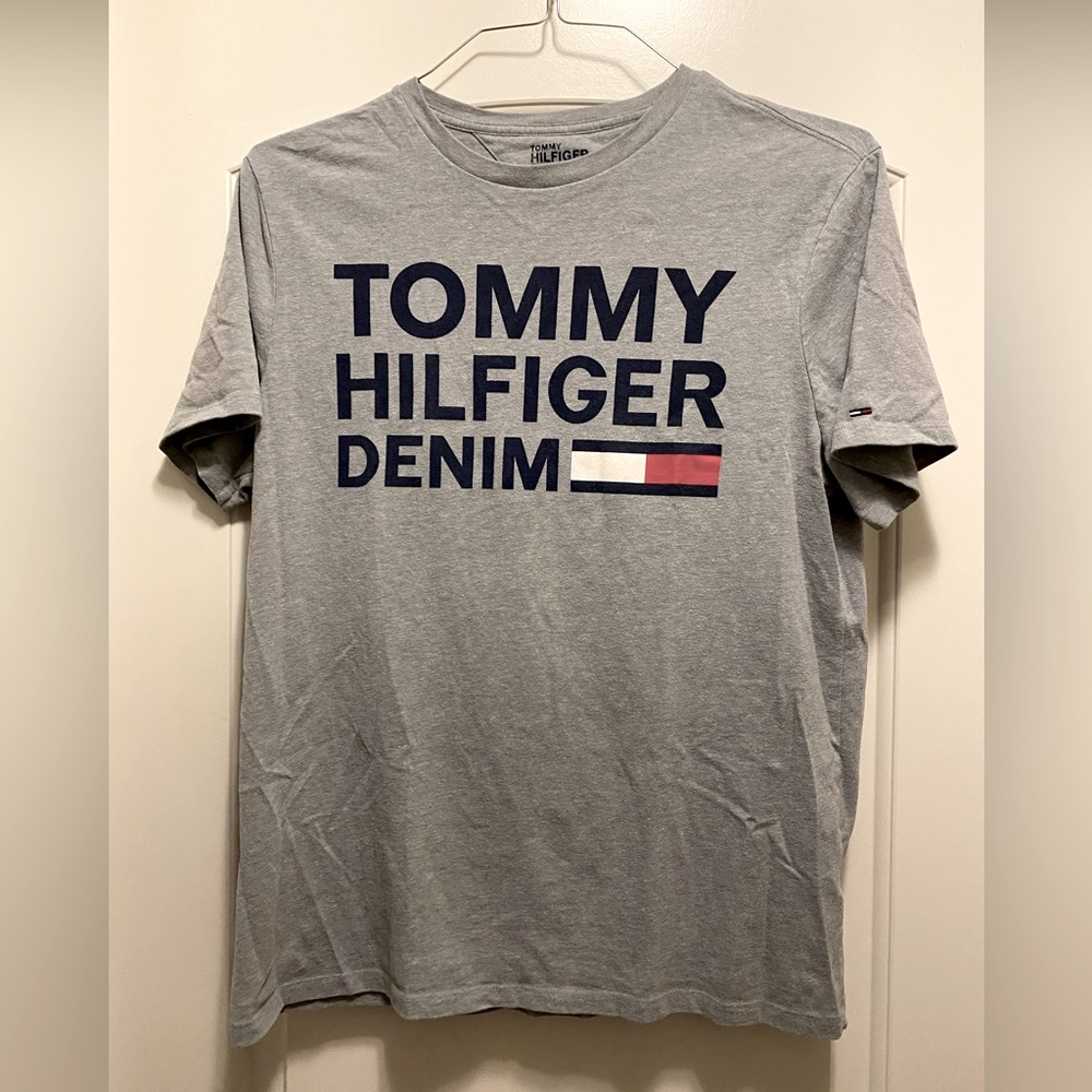 Tommy Hilfiger Tshirt - Size M